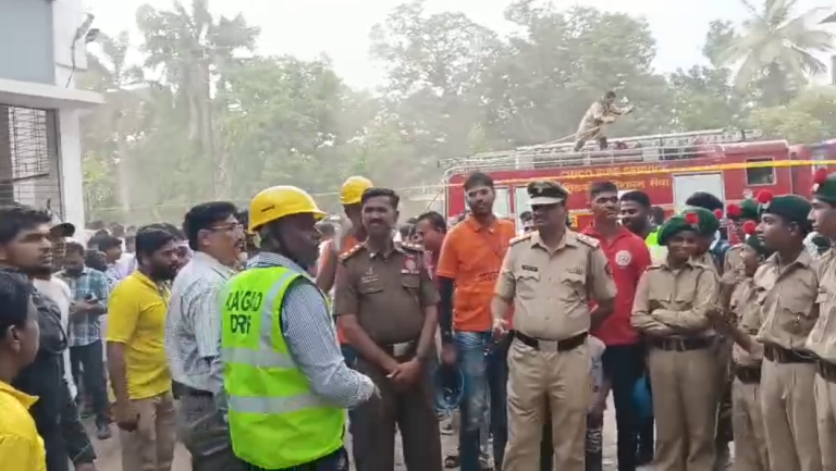 उरणमध्ये आपदा विभागाकडून मॉक ड्रिलचे सादरीकरण… बॉम्ब फुटल्यावर व आग लागल्यावर परिस्थितीचे केले निवारण…