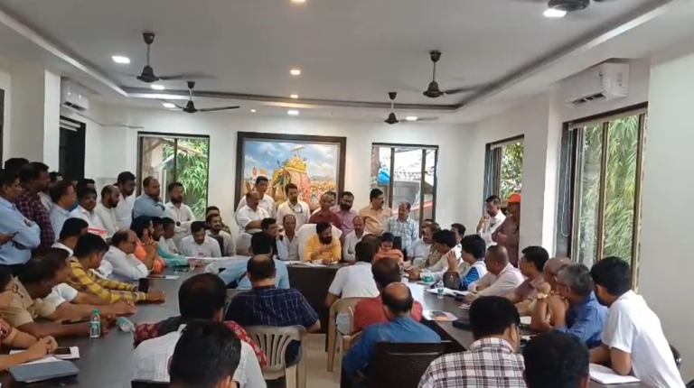 किल्ले रायगडावर साजरा होणाऱ्या शिवराज्याभिषेक सोहळ्यासाठी मंत्री भरतशेठ गोगावले यांनी घेतली आढावा बैठक…