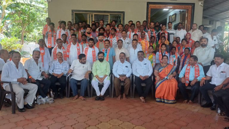 तळा तालुक्यातील पदाधिकाऱ्यांचा शिवसेना पक्षात प्रवेश… भरतशेठ गोगावलेंच्या उपस्थितीत शिवनेरीत पक्षप्रवेश…