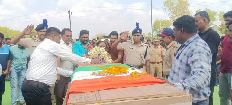 सीआरपीएफचे वरिष्ठ पोलीस निरीक्षक भगवान यादव नेतकर यांना वीरमरण… पारोळा तालुक्यासह उंदीरखेडे गावावर तीव्र शोककळा…