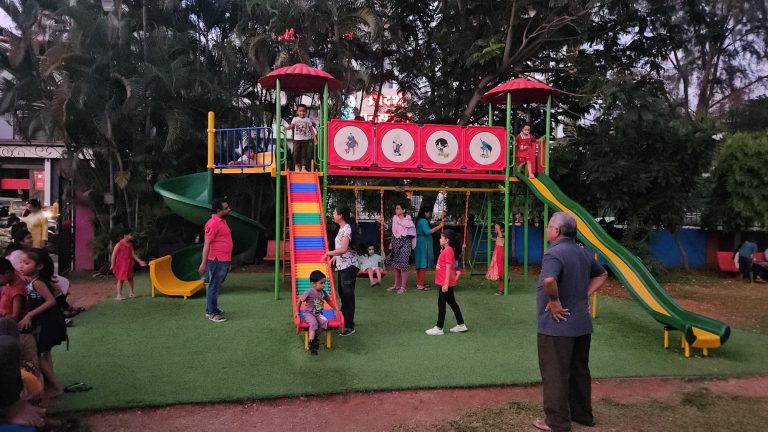 उन्हाळी सुट्टी म्हणजे चिमुरड्यांना सोन्याहून पिवळेच… नो अभ्यास,नो कटकट,नो पालकांची झंझट…ऑन्ली एन्जॉय…