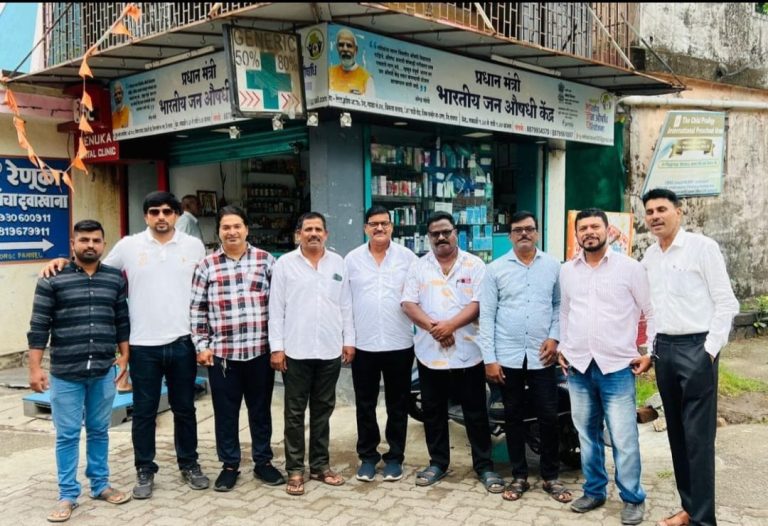 महेंद्रशेठ घरत यांच्या नेतृत्वाखाली उरणमध्ये तिरंगा रॅली… काँग्रेस पक्षाचे पदाधिकारी व कार्यकर्ते तिरंगा रॅलीत सामील…