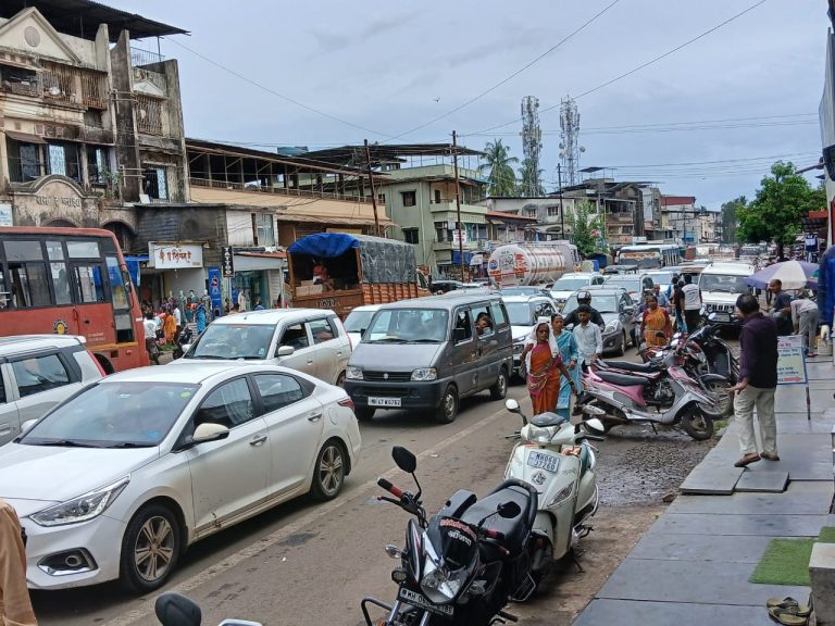 भीषण वाहतूक कोंडीचा सामना करणाऱ्या माणगावकरांची व्यथा… वीकएंड नव्हे,तर वाढलेला वाहन ओघ कारणीभूत…