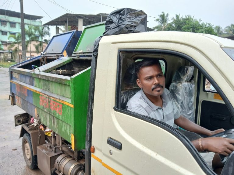 हिरो स्टीयरिंगच्या मागे: वेळेवर कृती आणि एक समर्पित कर्मचारी यांच्या जोरावर वॉर्ड क्र. १६ मध्ये स्वच्छतेचा पुनर्जन्म…