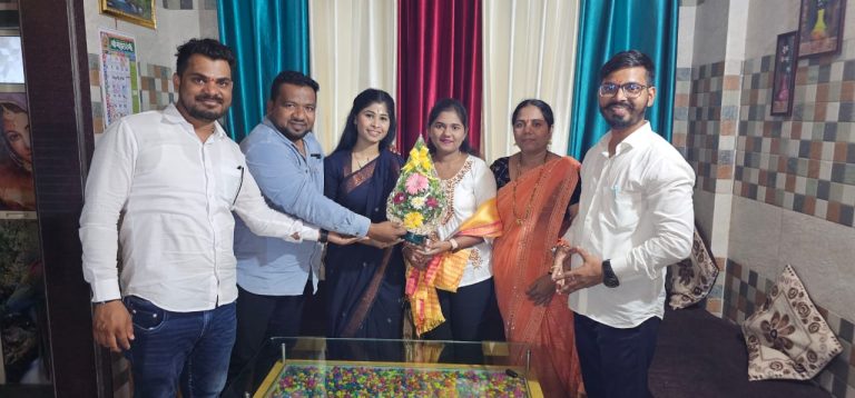 हलाखीच्या परिस्थितीत नेरळच्या रुचिता कराळेची गगनभरारी… रुचिता कराळेला बी.एस.सी. बायो टेक्नोलोजीमध्ये ९९ % गुण…  