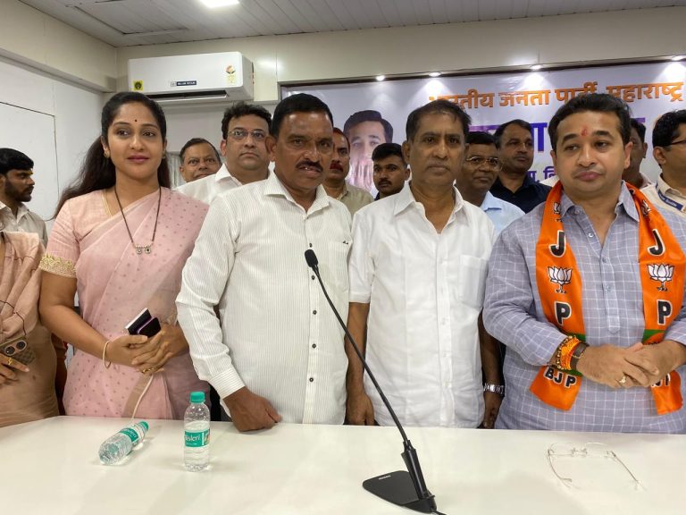 मत्स्यव्यवसायाशी संबंधित प्रलंबित प्रश्नांवर सविस्तर बैठक… मंत्री नितेश राणे,आ.पंडितशेठ,चित्रा पाटीलांची प्रलंबित प्रश्नांवर चर्चा…