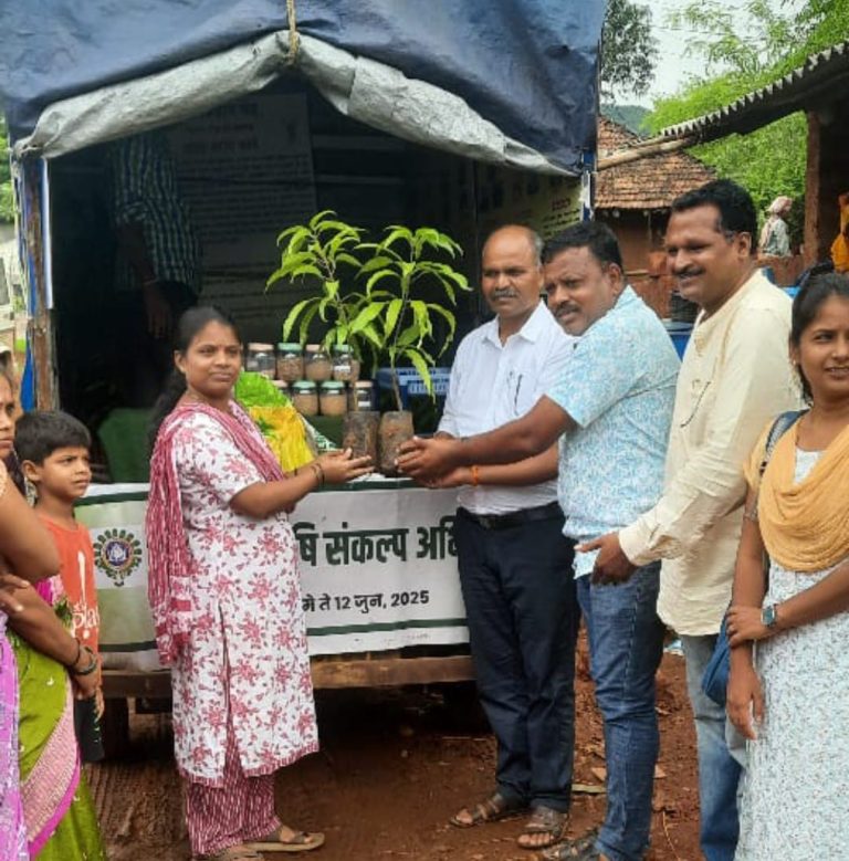 “रायगडच्या उत्तर तालुक्यांमध्ये ‘विकसित कृषि संकल्प अभियान’ गेला घराघरात – शेतकऱ्यांचा भरभरून प्रतिसाद!”…