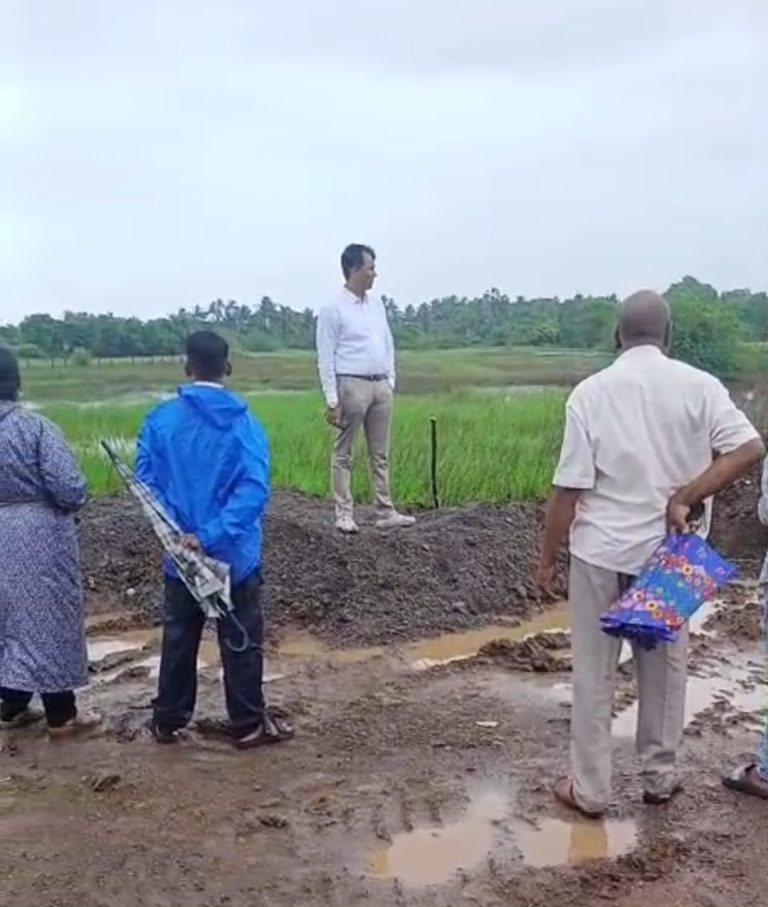 विक्रम पाटील यांची मिळकतखार भरावस्थळी भेट… वेळ पडल्यास मिळकतखार अनधिकृत भराव शासन काढायला लावेल…