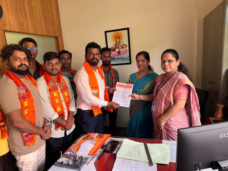 पेण मध्ये हिंदी सक्ती विरोधात मनसे आक्रमक… पेणमध्ये मनसे अध्यक्ष राज ठाकरेंचे पत्र मनसैनिकांनी पोहचवले शाळेशाळेत…