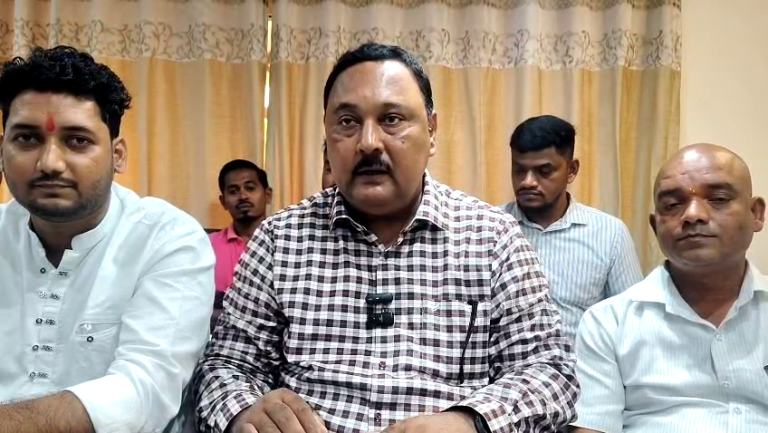 रायगडमध्ये शिवसेना-राष्ट्रवादी संघर्ष शिगेला… पालकमंत्री पदावर शिवसेना शिंदे गटाचा दावा…