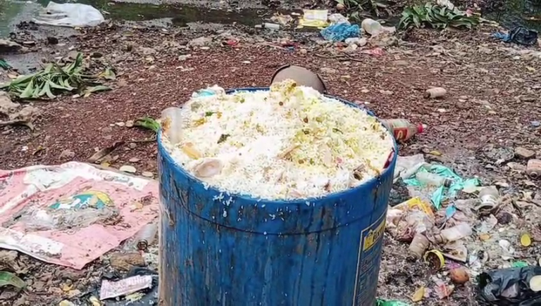 इस्कॉन कंट्रक्शनमुळे देशमुख कांबळे गावात दुर्गंधीचे साम्राज्य… दुर्गंधी देशमुख गावात पसरल्याने डेंगू,मलेरिया आजारांची शक्यता…