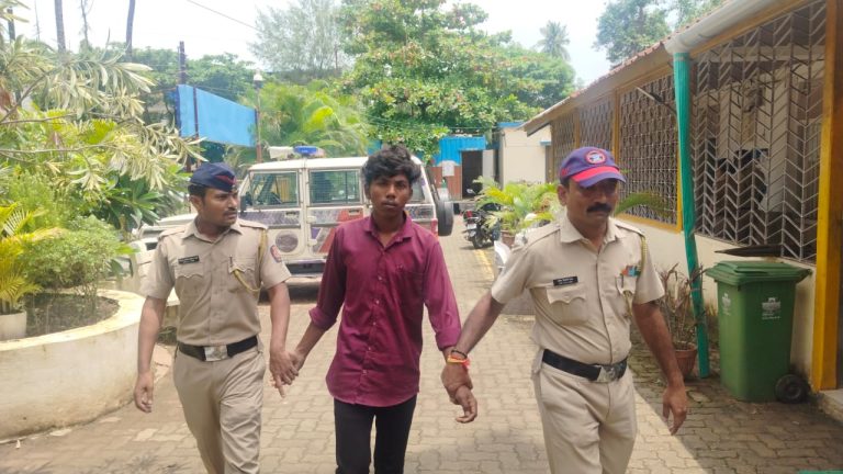 सोशल मीडियावर अनोळखी व्यक्तीशी मैत्री करणं चांगलच भोवलं… ओळखीचा फायदा घेत अल्पवयीन मुलगी चार महिन्याची गर्भवती…