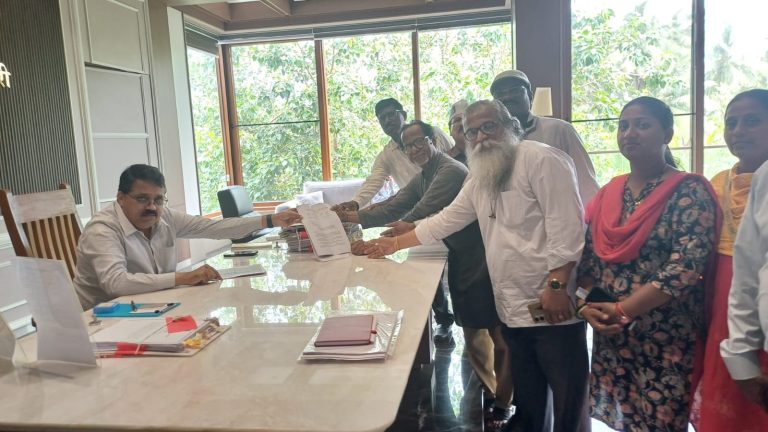 सरकारी कर्मचारी,शिक्षकांचा रायगड जिल्हाधिकारी कार्यालयावर मोर्चा… अलिबाग संघटना सदन,मारुती नाका येथून जिल्हाधिकारी कार्यालयावर मोर्चाचे आयोजन…