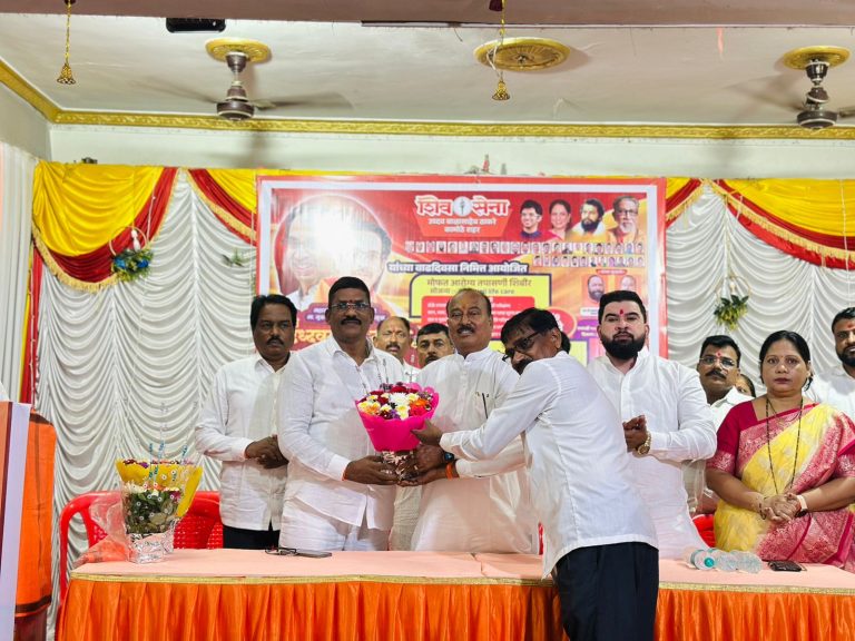 उद्धव ठाकरेंच्या वाढदिवसानिमित्त पनवेलमध्ये विविध कार्यक्रम… कामोठे येथे ज्येष्ठ नागरिकांना मोफत छत्री वाटप व आरोग्य शिबीर… 