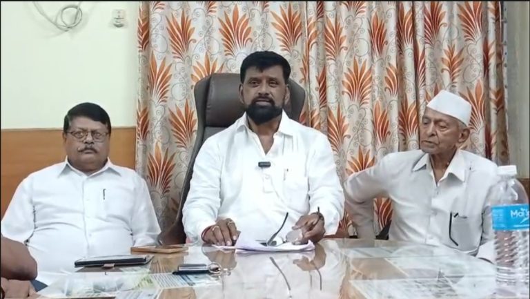 सुनील देशमुख यांनी ग्रामपंचायत कांबळेतर्फे बिरवाडी भ्रष्ट्राचाराचे आरोप फेटाळले… ऑडिट करणाऱ्या महिला अधिकाऱ्यांची जाणून-बुजून सर्व कामे झाली असताना भ्रष्टाचार दाखवला…