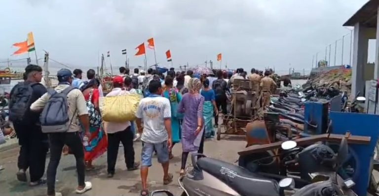 करंजा बंदरातील मॉकड्रिलने प्रवाशांना त्रास… सकाळी १० पासून दुपारी १ वाजेपर्यंत बोटी बंद…  