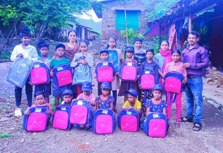 सेवांगण फाउंडेशनतर्फे आदिवासी विद्यार्थ्यांना शैक्षणिक साहित्याचे वाटप… 