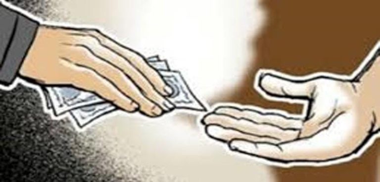 देयकाची उर्वरित रक्कम देण्यासाठी पंचवीस हजार रुपयांची लाच घेताना दोन कर्मचारी सहित खासगी ठेकेदार लाच लुचपत प्रतिबंधक विभागाच्या जाळ्यात…