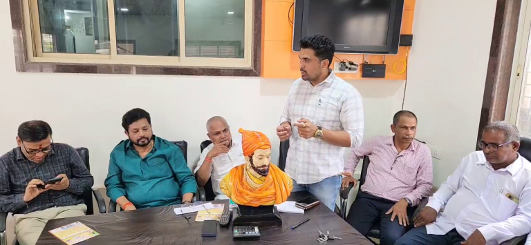 रायगडात सुधागड भाजपची 2 लक्षची दहीहंडी ठरणार लक्षवेधी… प्रकाश भाऊ देसाई यांच्या संकल्पनेतून 2 लाख 22 हजार 222 रुपयांची दहीहंडी…