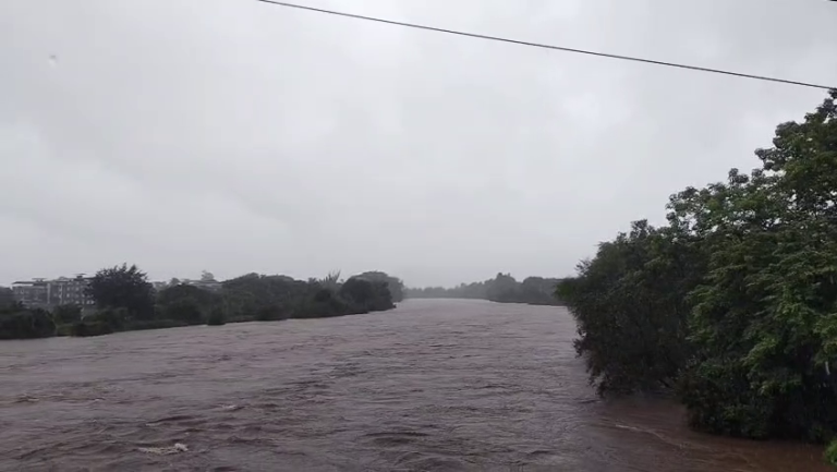 रायगड जिल्ह्यात मुसळधार पाऊस; माणगाव काळ नदी धोक्याच्या पातळीवर… मुंबई-गोवा महामार्गाजवळील नद्या दुतडी भरून वाहत, वाहतुकीवर परिणाम…