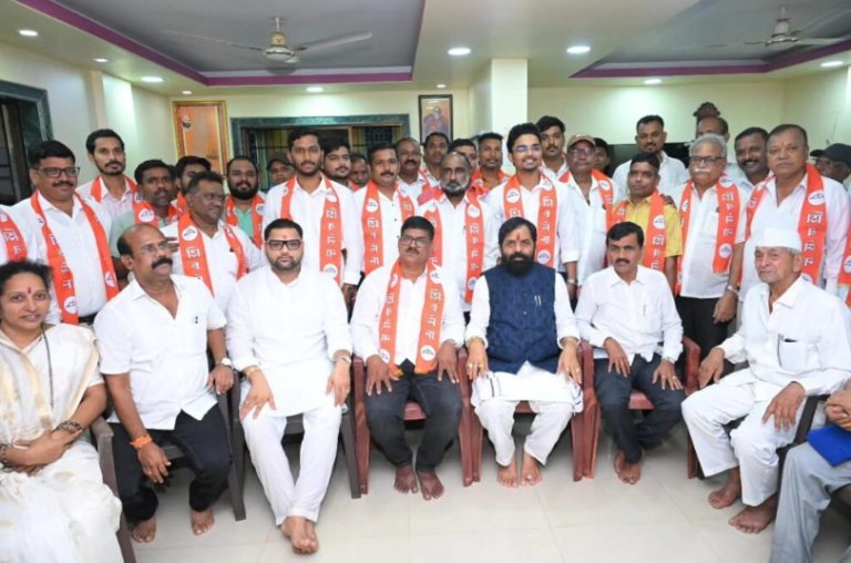 रायगडमध्ये राष्ट्रवादीला मोठा धक्का…सुनील तटकरेंच्या निकटवर्तीयाचा शिवसेनेत प्रवेश… संजय देशमुखांचा राष्ट्रवादीला रामराम ठोकत शिवसेनेचा झेंडा हाती…