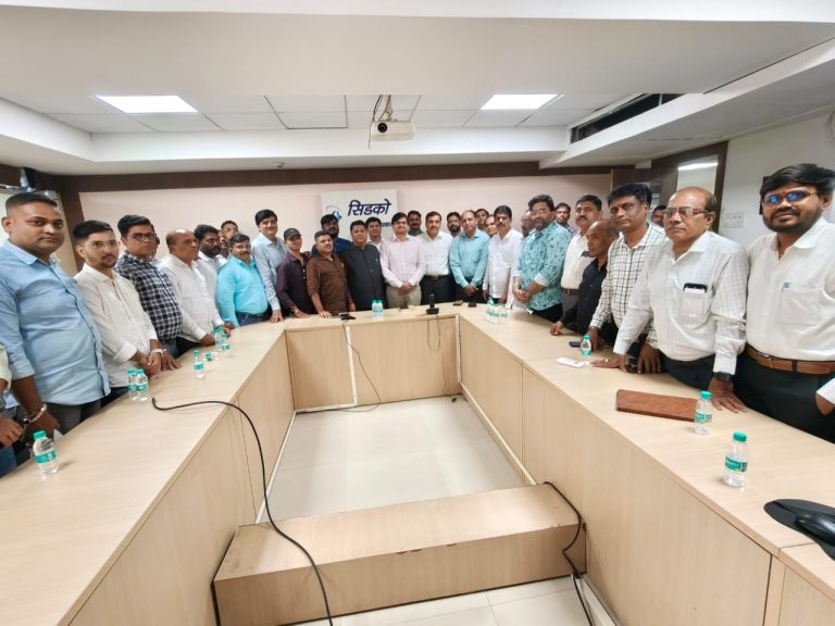 अखेर पनवेल तालुका पत्रकार एकत्रीकरण संस्थेच्या धरणे आंदोलनाला यश…विमानतळाला दि.बा.पाटील यांच्या नावासाठी सिडको आग्रही असल्याचे आश्वासन…