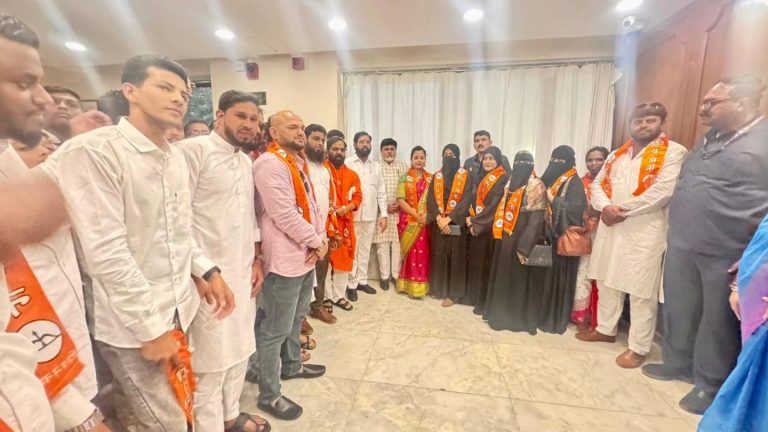 मंत्री भरत गोगावले यांचा सुनील तटकरे यांना धक्का… श्रीवर्धनमध्ये राजकीय समीकरण बदलण्याची शक्यता…