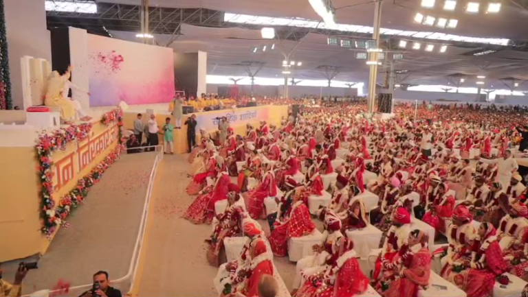 समालख्यात निरंकारी सामूहिक विवाह सोहळा संपन्न… १२६ नवयुगलांनी घेतले सतगुरुंचे आशीर्वाद…