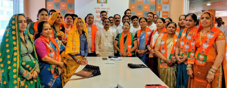 पनवेल महापालिका निवडणुकीत शेकाप, शिवसेनेलाला मोठा धक्का; काळुंद्रेतील कार्यकर्त्यांचा भाजपमध्ये जाहीर प्रवेश… 