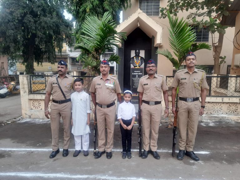 महाडच्या ऐतिहासिक न्यायालयात राही साळवीचे प्रभावी भाषण; प्रजासत्ताक दिनानिमित्त सर्वांचं मन जिंकत तहसीलदार व पोलिसांकडून विशेष कौतुक… 